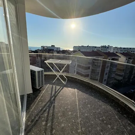 Aron's 610, 5th Floor