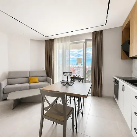 Aron's 610 Appartement Golem (Tirana)