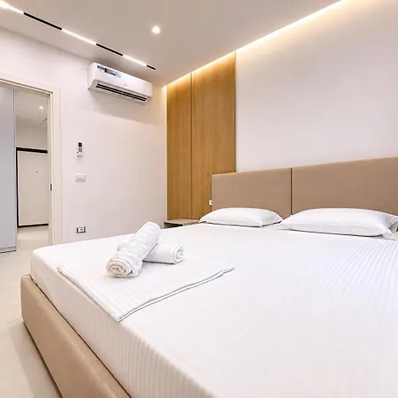 Aron's 610 Appartement Golem (Tirana)